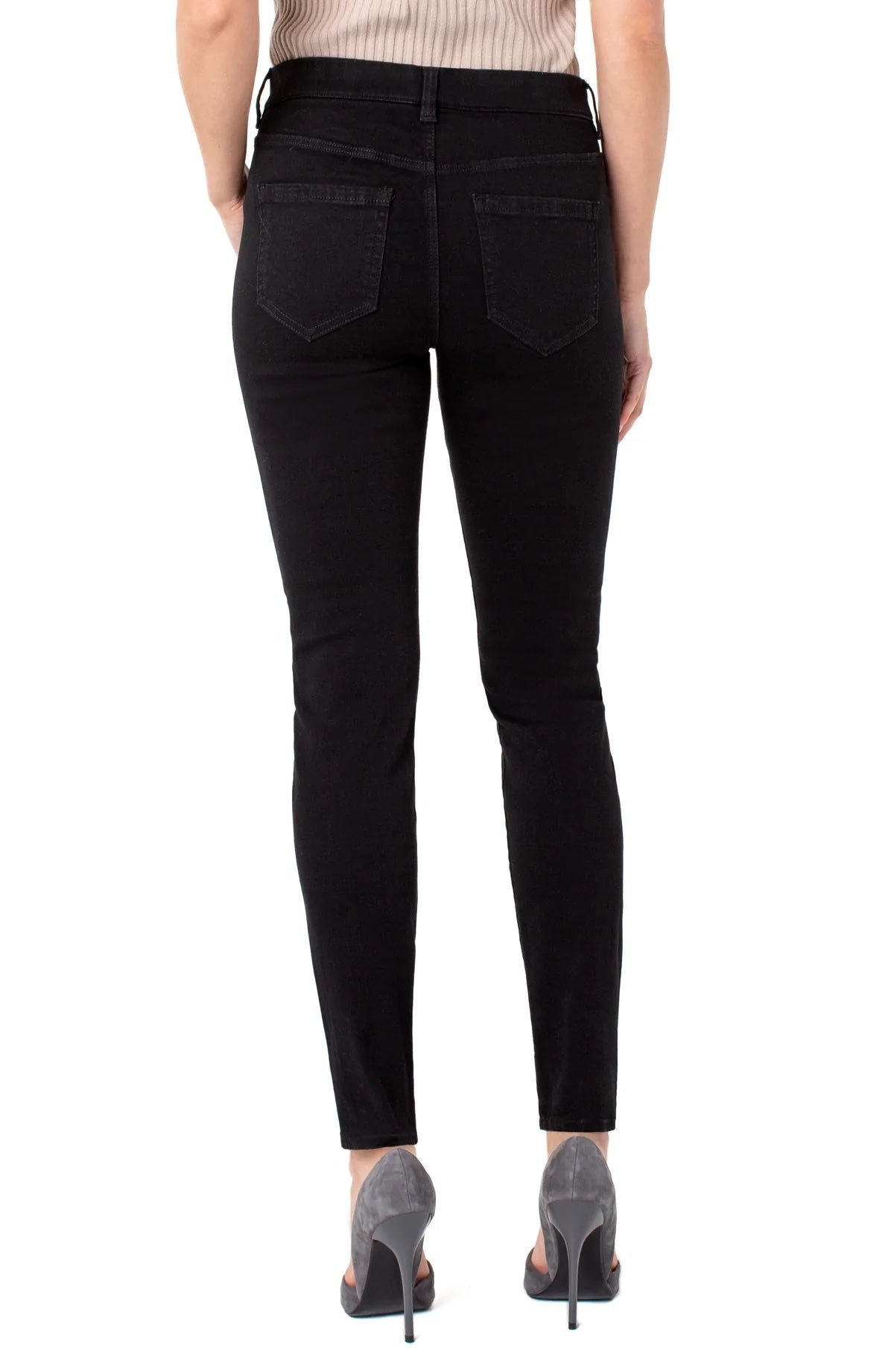 Gia Glider Skinny Jeans in Black Rinse - 32"